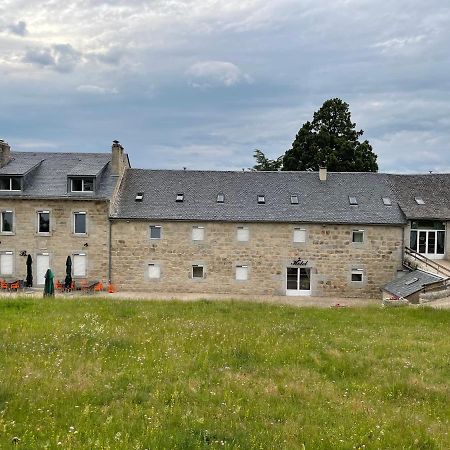 Отель La Ferme De L'Aubrac Омон-Обрак Экстерьер фото